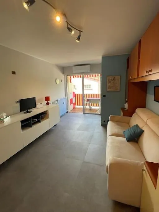 Apartment Studio Front Mer, Residence Piscine Roquebrune-Cap-Martin